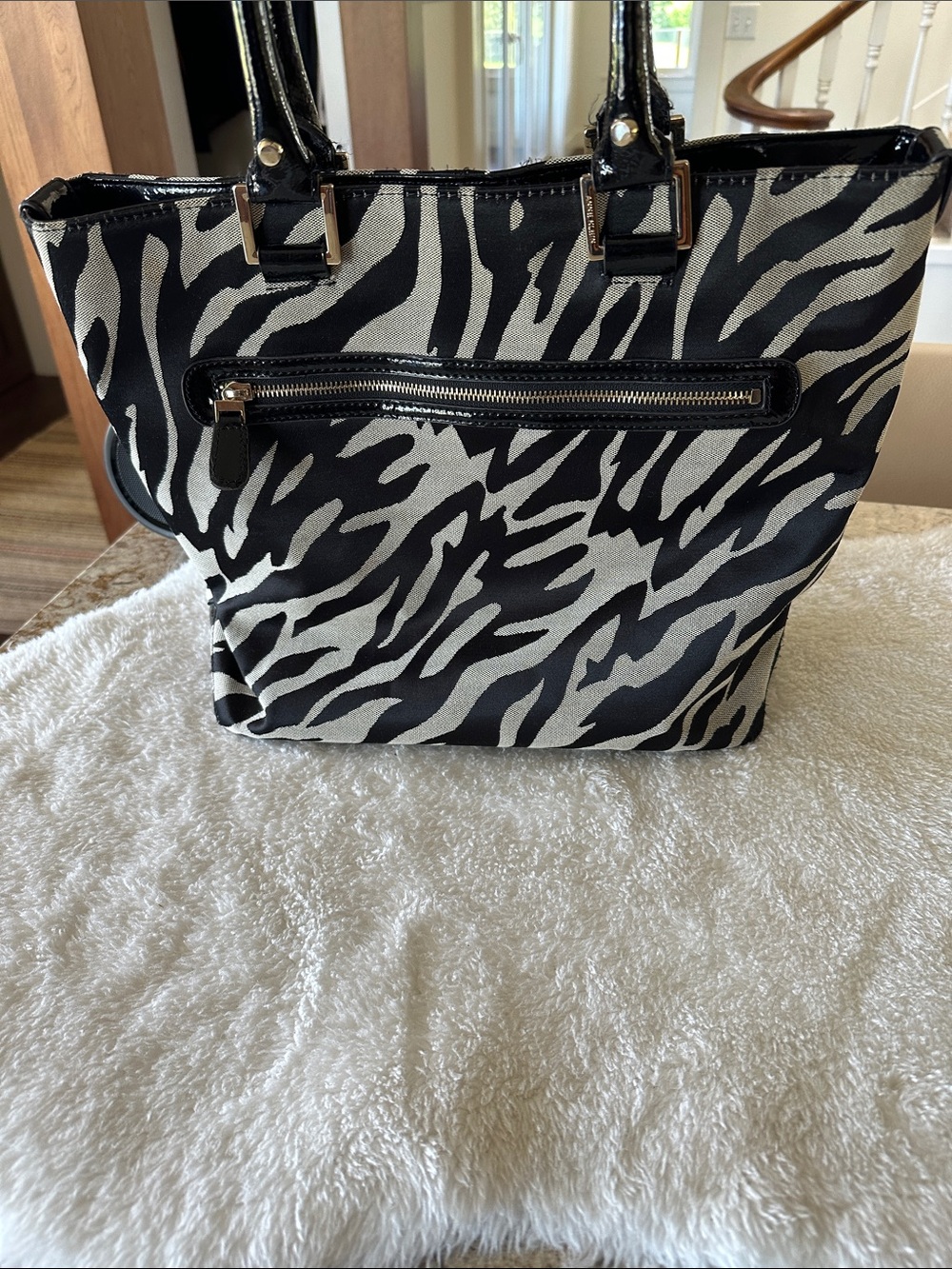 Anne Klein zebra print travel bag - Picture 4 of 8
